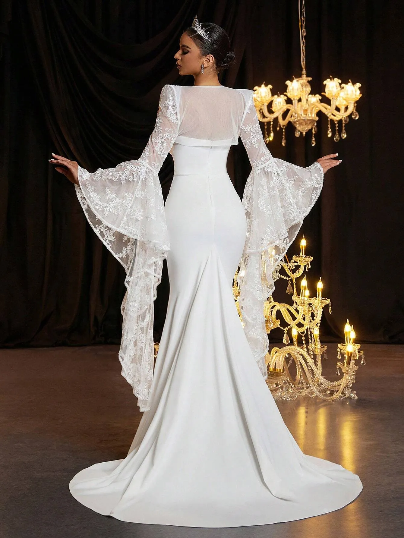 2pcs/Set Elegant White Lace Bridal Gown With Exaggerated Extra Long Batwing Sleeve Shawl, Satin Texture, High Waist Slim-Fit Fish Tail Train Wedding Dress