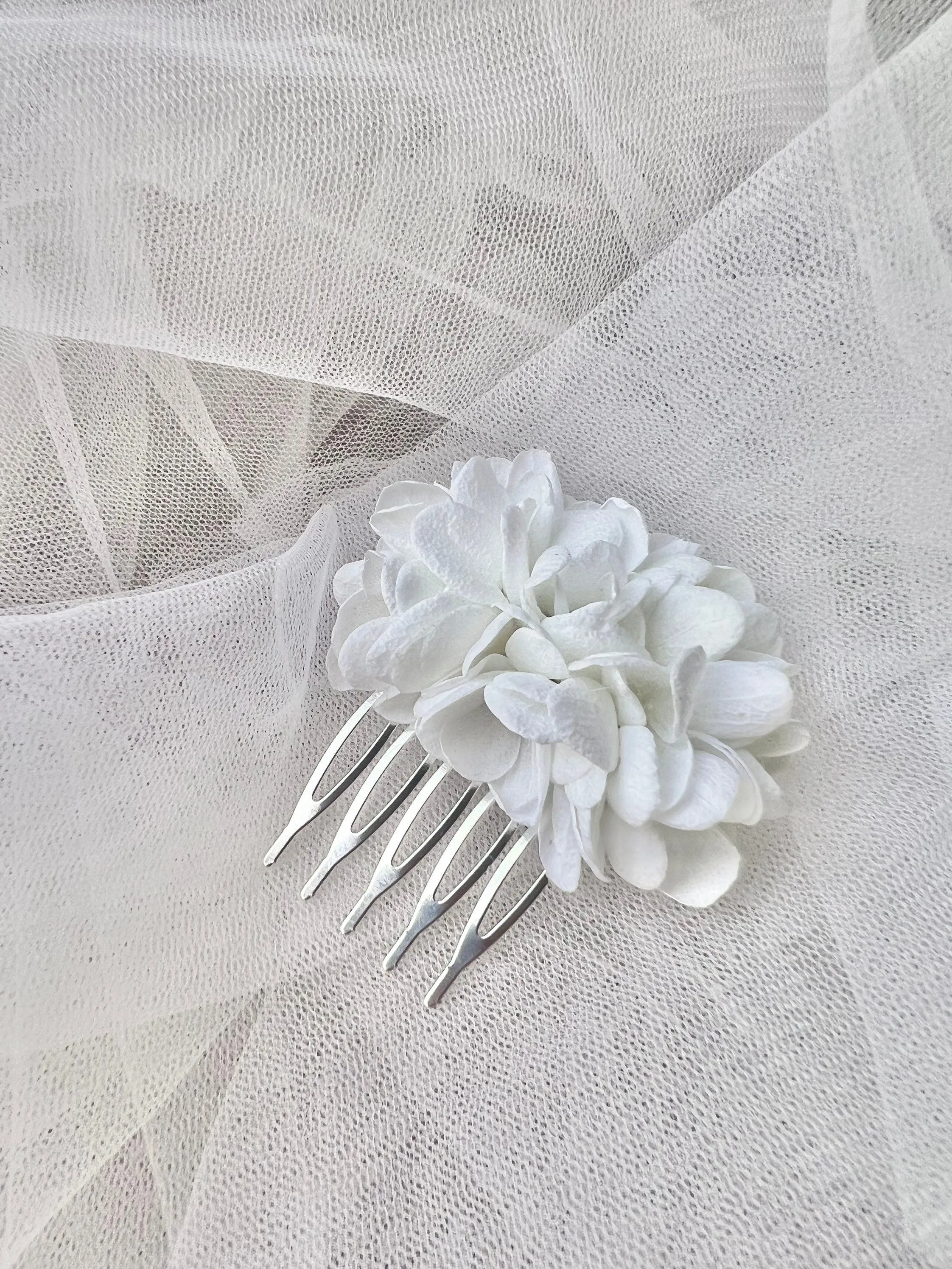 Bridal Flower Mini Comb White Pale Ivory, Minimalist Wedding Hair Pins, Bridal Hair Accessories, Dried Flower Updo Hair Floral Hair Comb