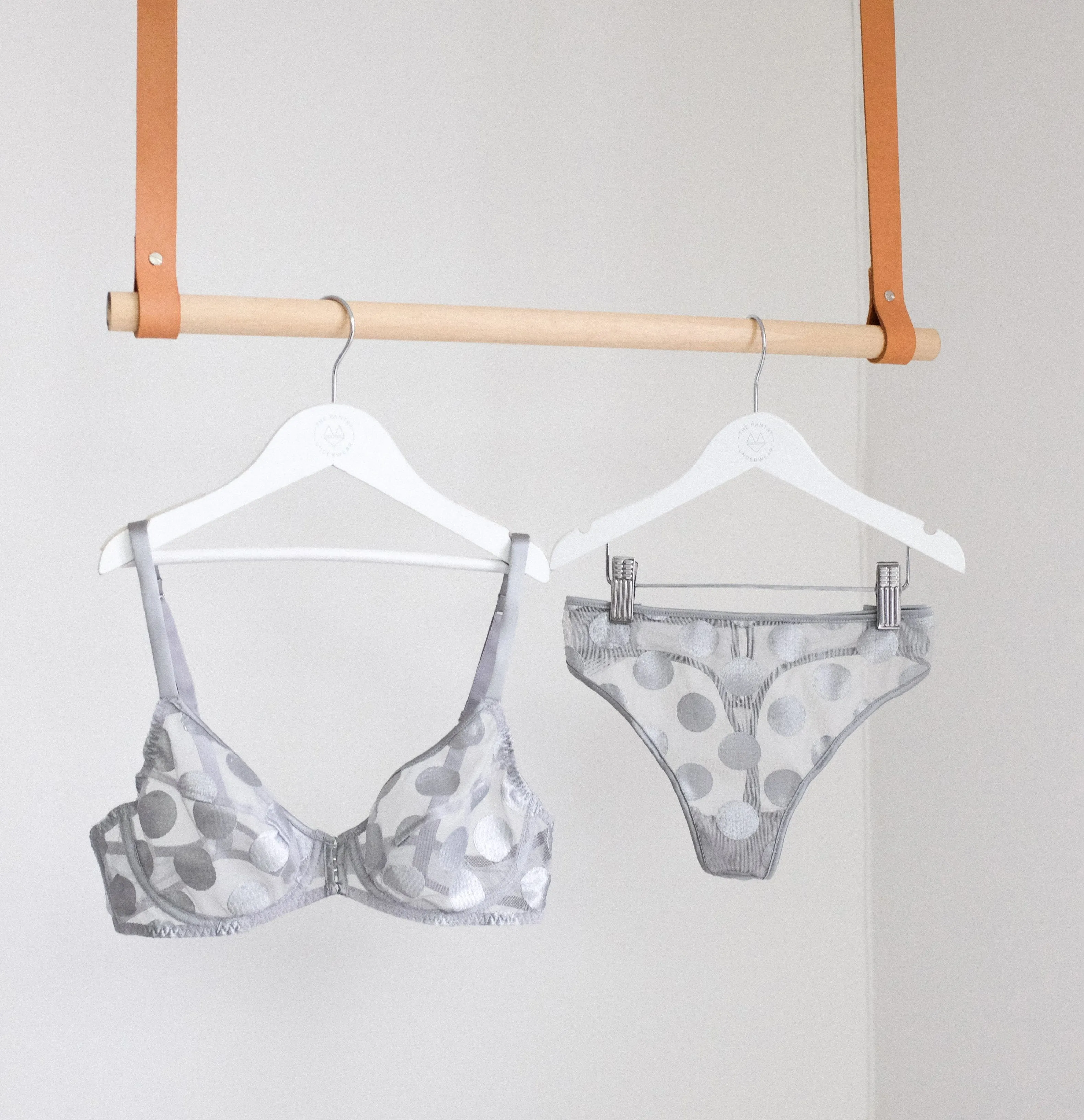 Spot detail plunge bra [Silver]