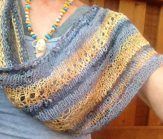 TwistMe, a cowl pattern